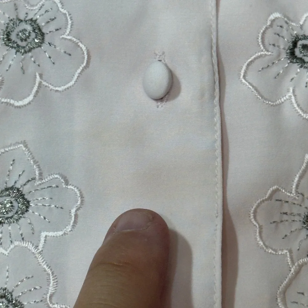 Ellen Parker Pink Embroidered Floral Button Up Blouse Long Sleeve Vintage SZ 10 - Picture 2 of 9